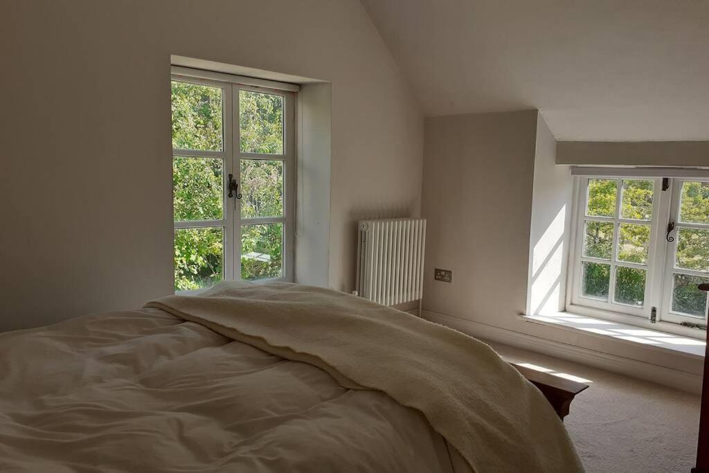 Characterful Cottage Adjacent To An Orchard Brockley ภายนอก รูปภาพ